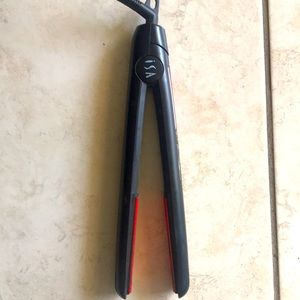 ISA hair straightener